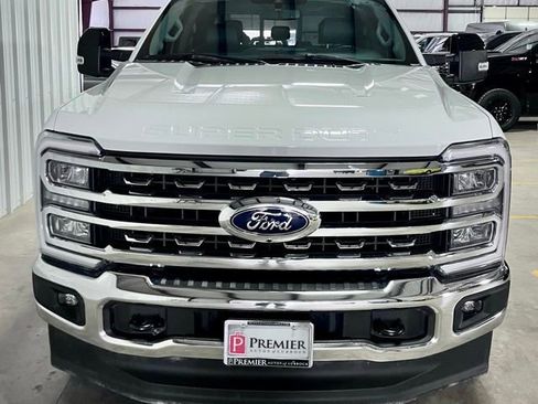 Used 2024 Ford F250 Lariat w/ FX4 Off-Road Package AWD/4WD image 8