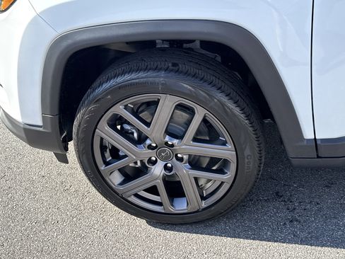 New 2026 Jeep Compass Limited image 14