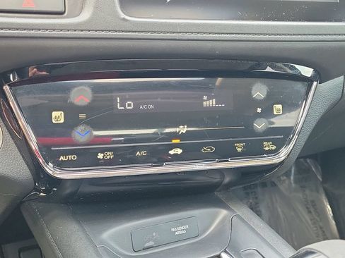 Used 2018 Honda HR-V EX image 29