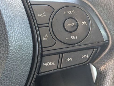 Certified 2021 Toyota RAV4 XLE FWD image 18