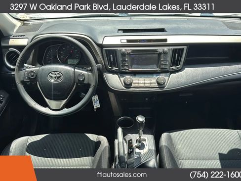 Used 2013 Toyota RAV4 XLE FWD image 29