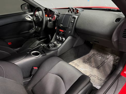 Used 2013 Nissan 370Z Coupe RWD image 17