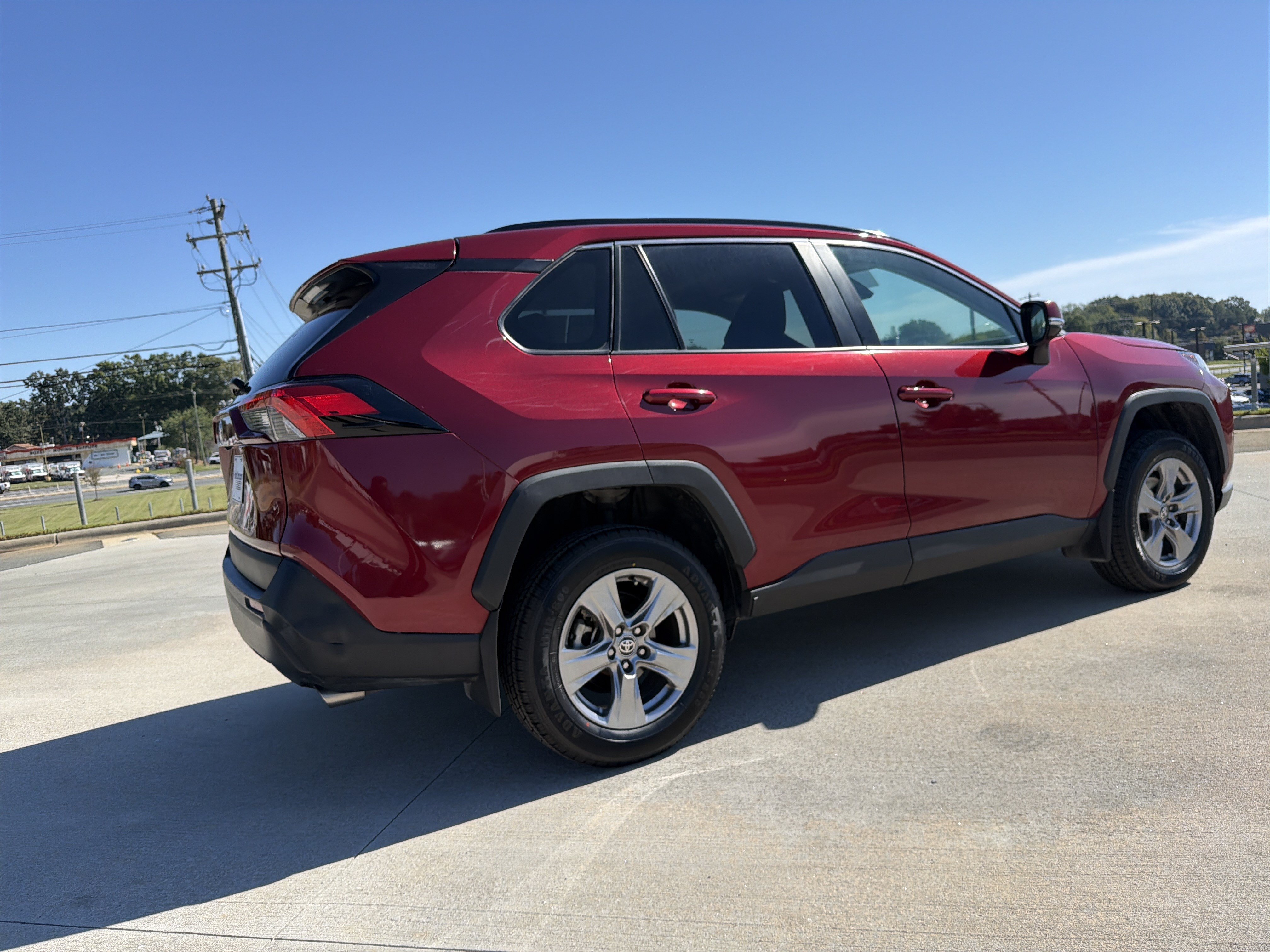 Used 2025 Toyota RAV4 XLE FWD image 12