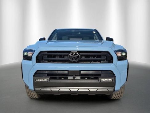 Used 2025 Toyota 4Runner SR5 AWD/4WD image 2