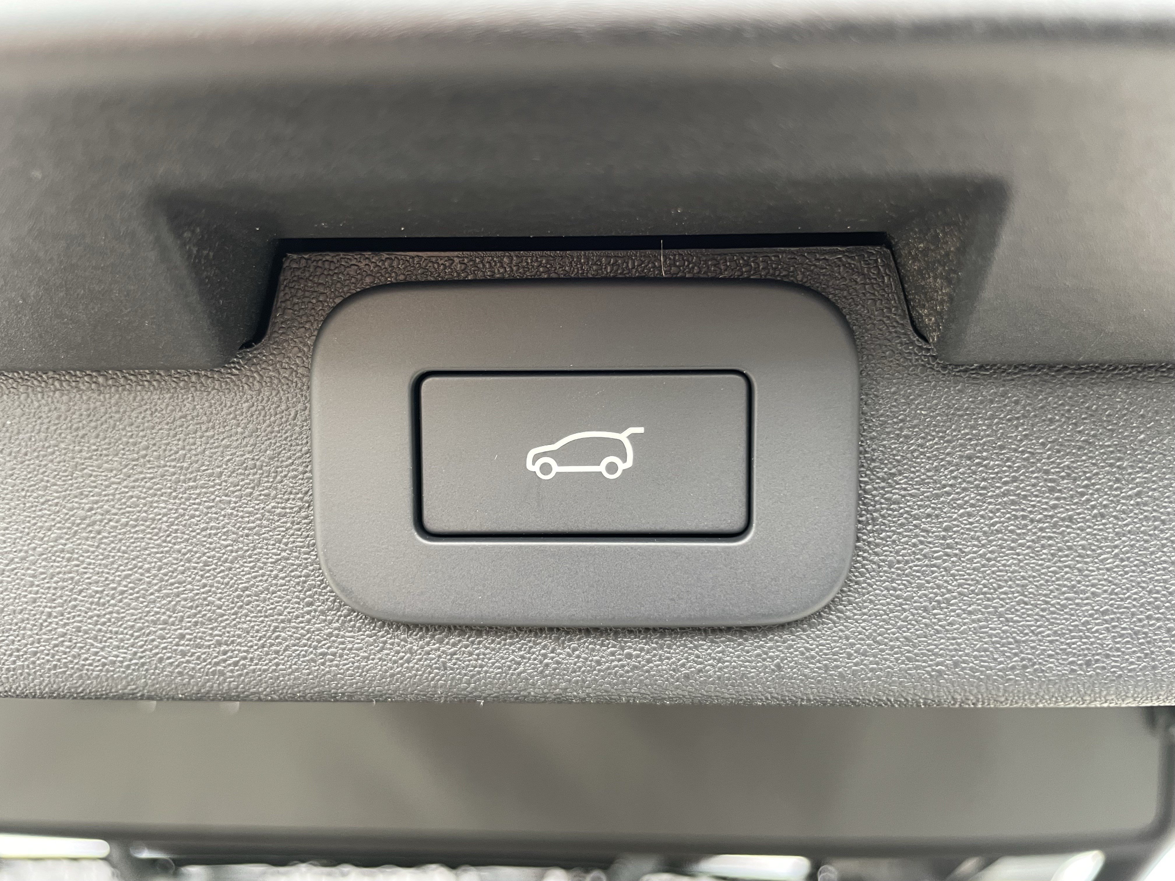 New 2026 Land Rover Discovery Limited Edition AWD/4WD image 41