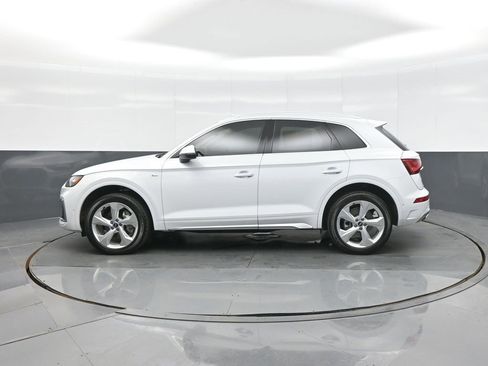 Used 2022 Audi Q5 2.0T Prestige w/ Prestige Package image 4