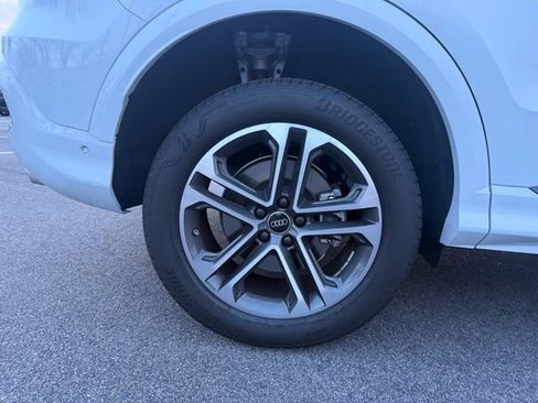 Used 2025 Audi Q5 2.0T Premium image 11