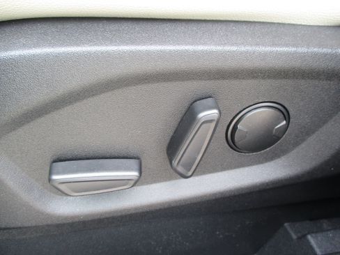 Used 2024 Ford Edge Titanium w/ Equipment Group 301A AWD/4WD image 35