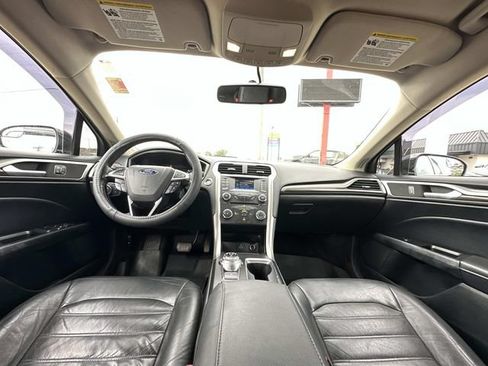 Used 2017 Ford Fusion SE AWD/4WD image 13