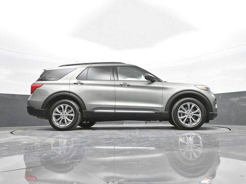 Used 2020 Ford Explorer XLT w/ Equipment Group 202A image 42