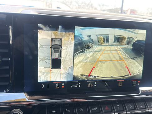 Used 2024 Chevrolet Silverado 1500 ZR2 w/ Technology Package image 37