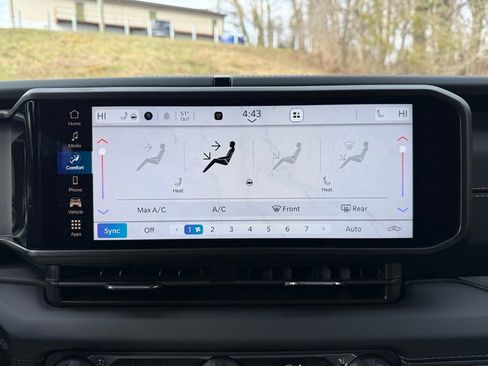 Used 2025 Jeep Gladiator Sport image 25