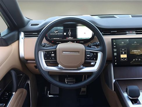New 2025 Land Rover Range Rover Long Wheelbase SE image 15