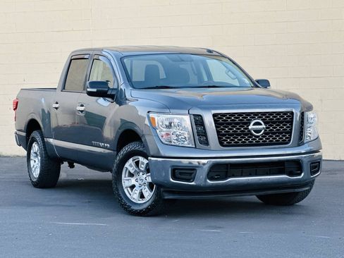 Used 2019 Nissan Titan SV AWD/4WD image 1