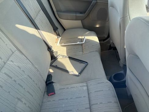 Used 2010 Ford Focus SE image 8