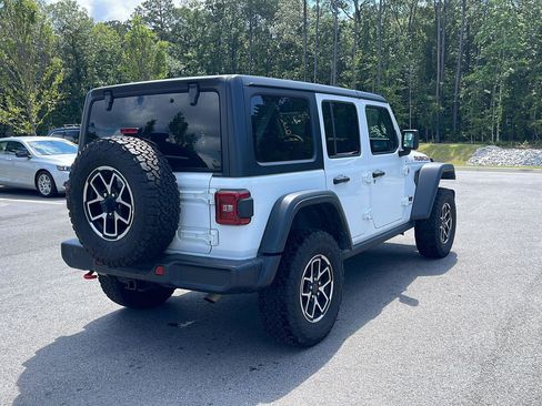Used 2025 Jeep Wrangler Unlimited Rubicon AWD/4WD image 7