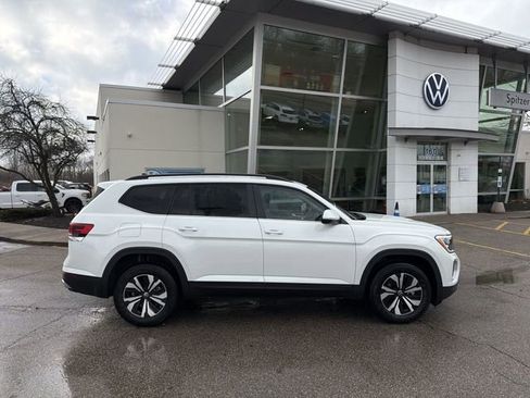 New 2026 Volkswagen Atlas SE image 10