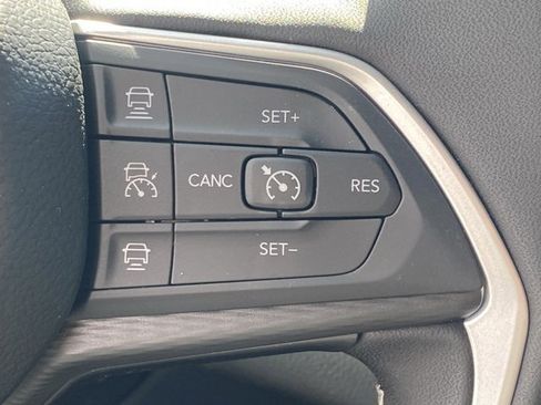 New 2025 Jeep Grand Cherokee Altitude w/ Trailer Tow Package image 18