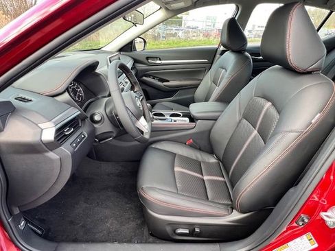 New 2025 Nissan Altima 2.5 SR image 11