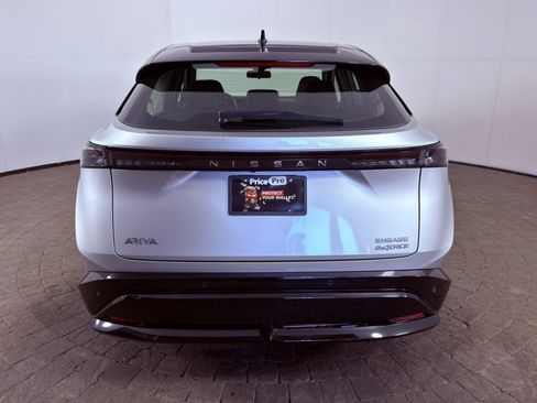 Used 2023 Nissan Ariya AWD image 6