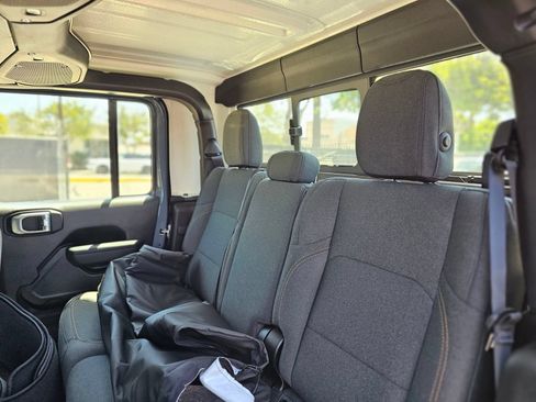 New 2026 Jeep Gladiator Sport AWD/4WD image 24