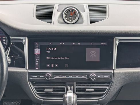 Used 2021 Porsche Macan S w/ Premium Package Plus image 9