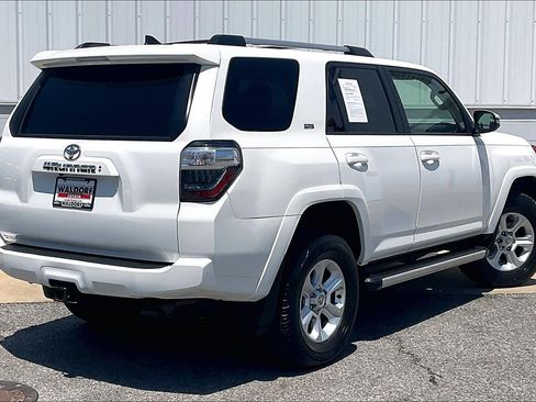 Used 2024 Toyota 4Runner SR5 Premium w/ Moonroof Package AWD/4WD image 17