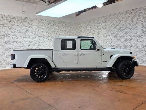 Used 2023 Jeep Gladiator Overland image 10