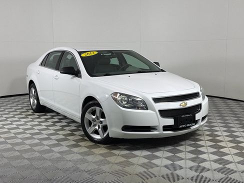 Used 2012 Chevrolet Malibu LS FWD image 2