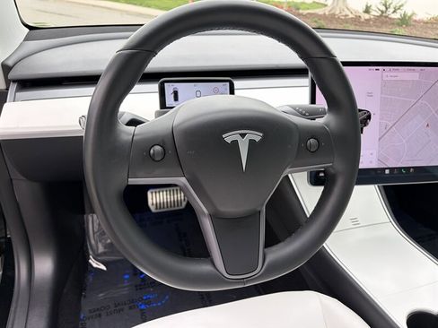 Used 2018 Tesla Model 3 Mid Range image 16