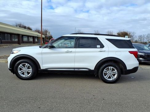 Certified 2021 Ford Explorer XLT w/ Equipment Group 202A image 2