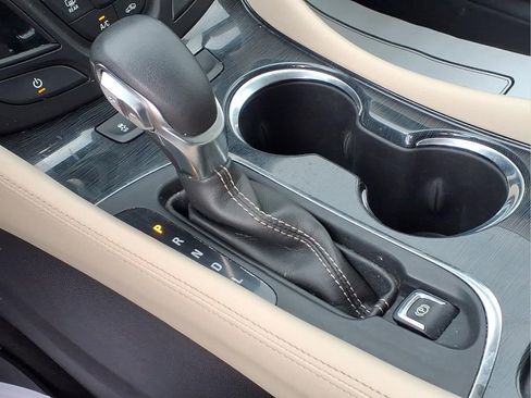 Certified 2017 Buick Envision Essence FWD image 8