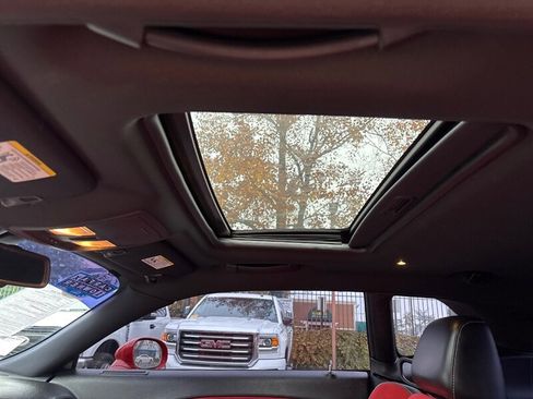 Used 2016 Dodge Challenger SRT Hellcat image 18