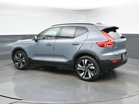 Used 2023 Volvo XC40 B5 Plus w/ Protection Package Premier AWD/4WD image 7