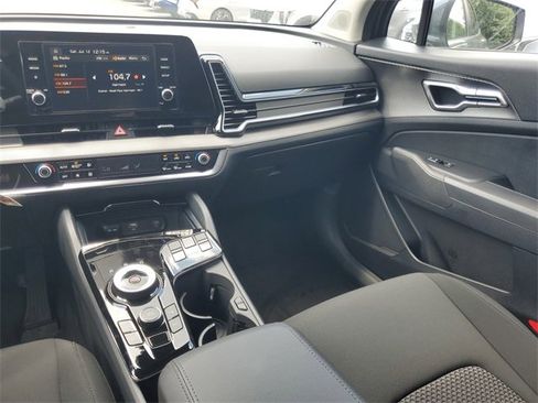New 2025 Kia Sportage LX image 13