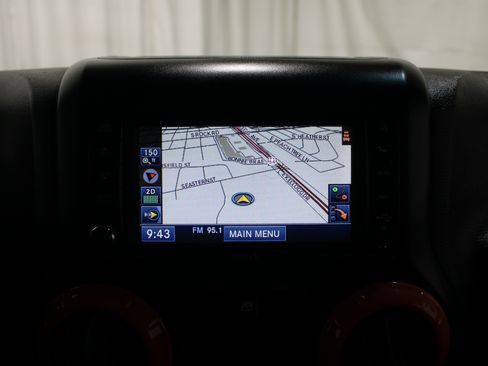 Used 2015 Jeep Wrangler Rubicon AWD/4WD image 14