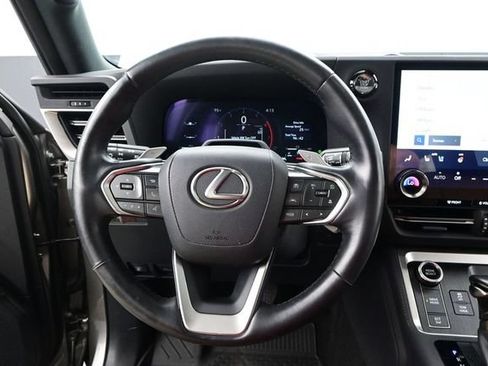 Used 2024 Lexus GX 550 w/ Cold Area Package AWD/4WD image 8