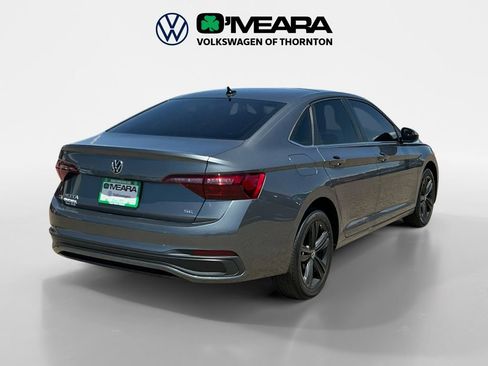 Used 2023 Volkswagen Jetta SE FWD image 5