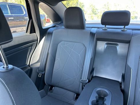 Used 2025 Volkswagen Jetta Sport image 12