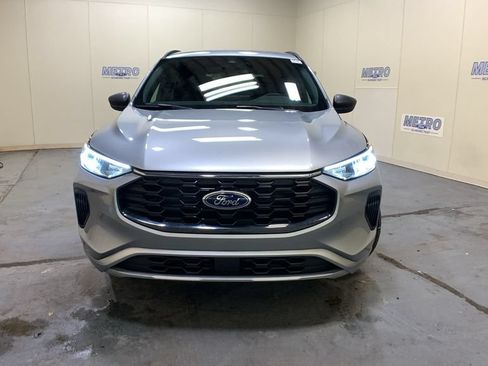 Used 2024 Ford Escape ST-Line w/ Tech Pack #1 AWD/4WD image 8