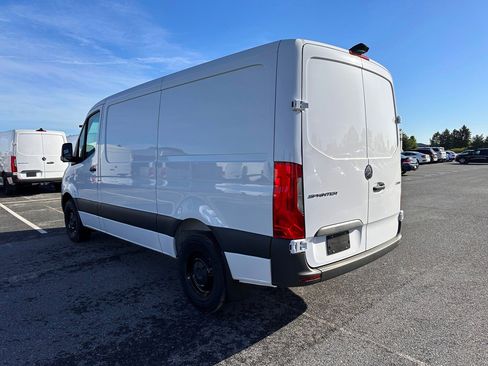 Used 2025 Mercedes-Benz Sprinter 2500 image 6