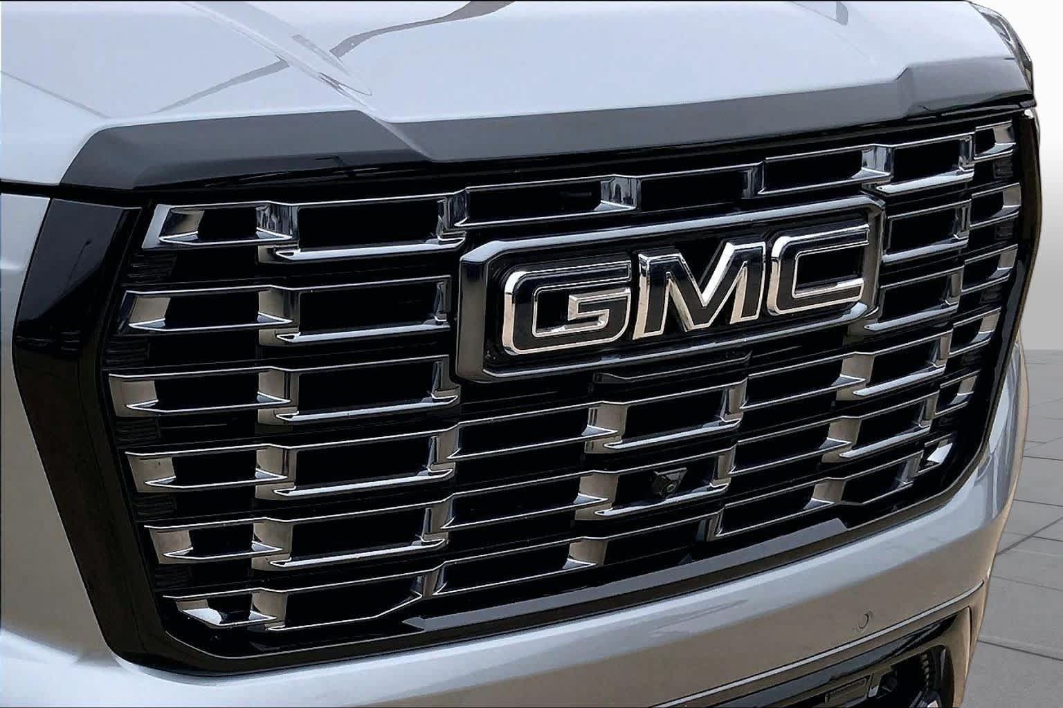 Used 2025 GMC Yukon Denali Ultimate AWD/4WD image 29