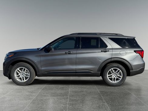 New 2026 Ford Explorer Active image 2
