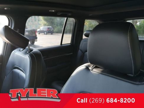 New 2025 Jeep Grand Cherokee Limited w/ Black Appearance Package AWD/4WD image 36