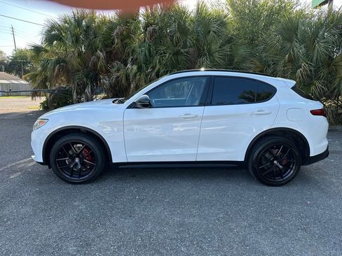 Used 2020 Alfa Romeo Stelvio w/ Nero Edizione image 8