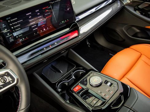 Used 2025 BMW M5 Touring image 29