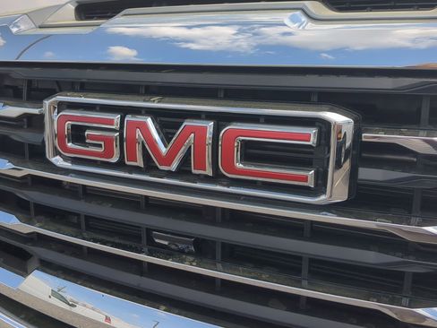 New 2026 GMC Sierra 2500 SLT w/ SLT Premium Package image 32
