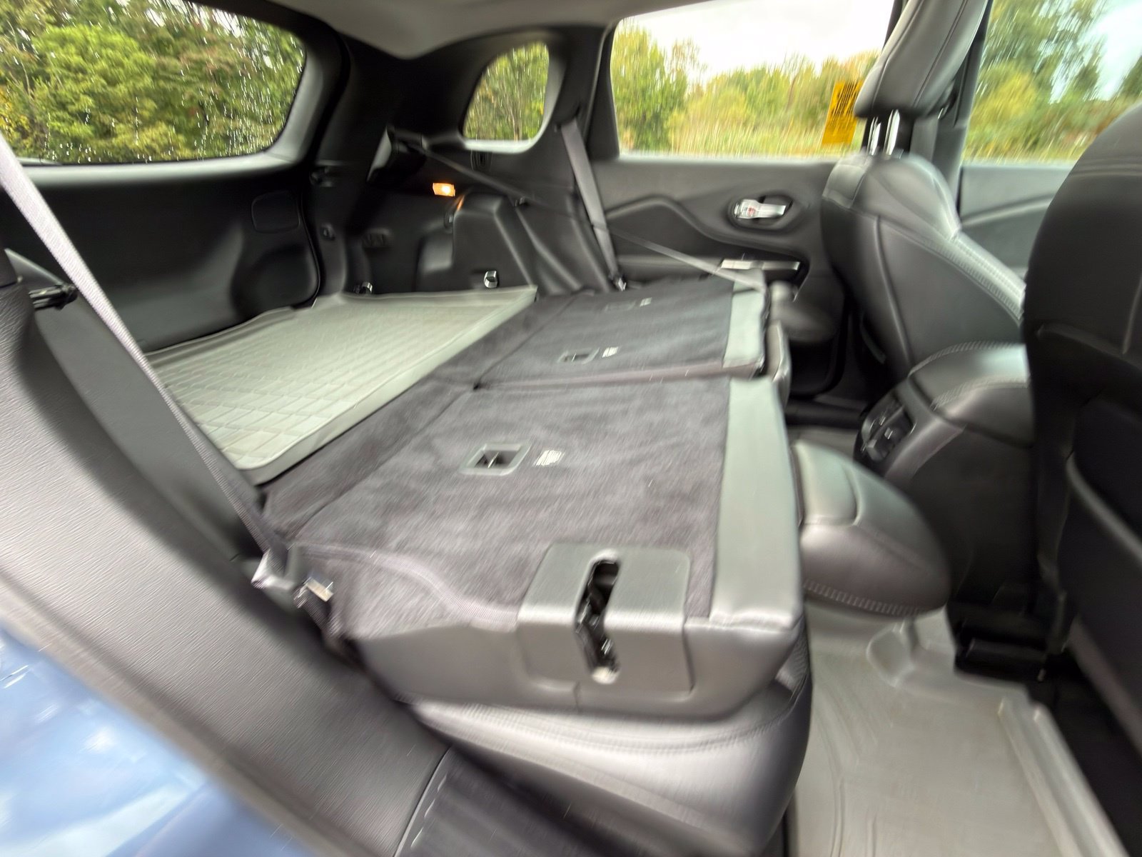 Used 2019 Jeep Cherokee Limited AWD/4WD image 37