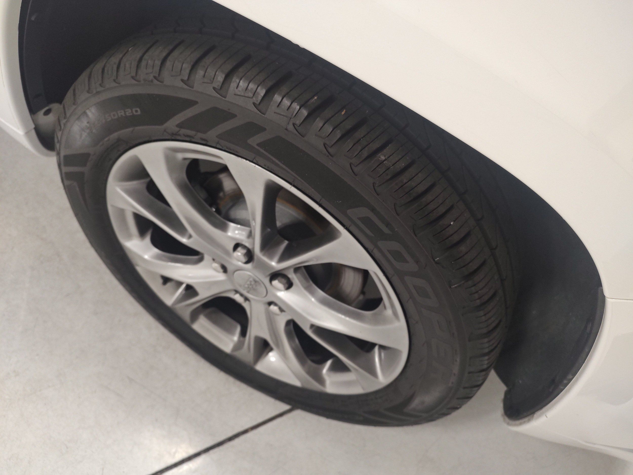 Used 2020 Jeep Grand Cherokee Summit AWD/4WD image 14