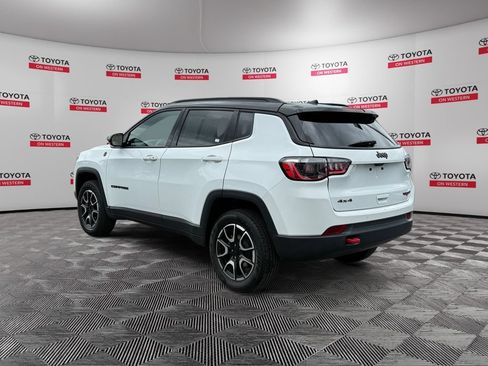Used 2024 Jeep Compass Trailhawk AWD/4WD image 7